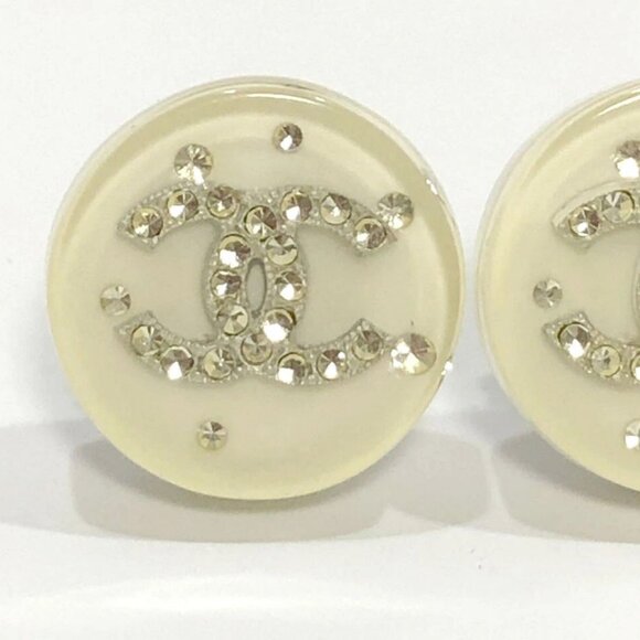 CHANEL CC Logos White Lucite Round Clip-On Earrings Silver Tone 07A Auth j11512 - Picture 8 of 16